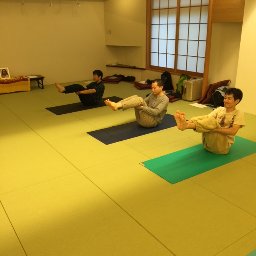 光と安定のポーズ